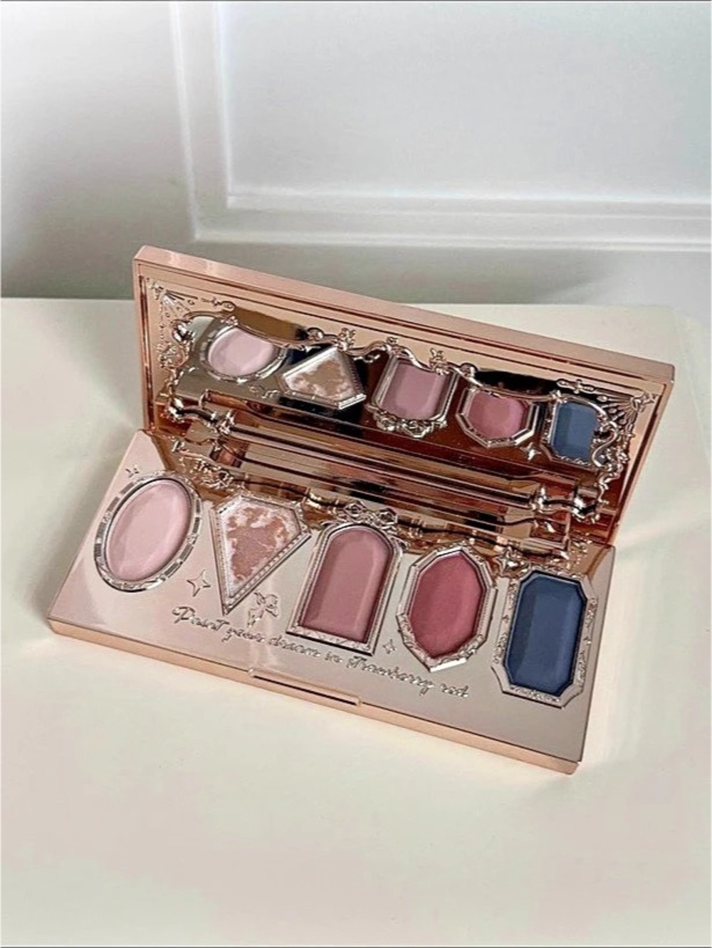 Strawberry Rococo make up bundle - Picture 3 of 5